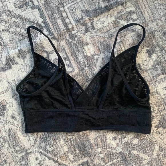 Calvin Klein Black geometric Lace Unlined Triangle Bralette - Picture 6 of 7